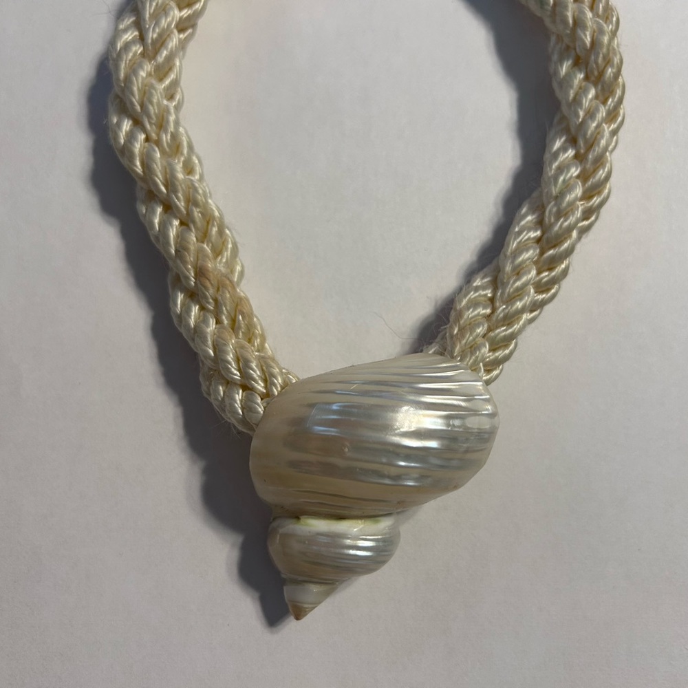 Vintage Cream Shell Choker Necklace